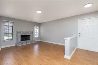 Photo #6: 2283819 Listing