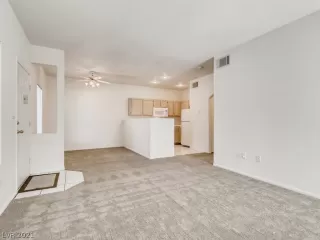 Photo #5: 2283844 Listing