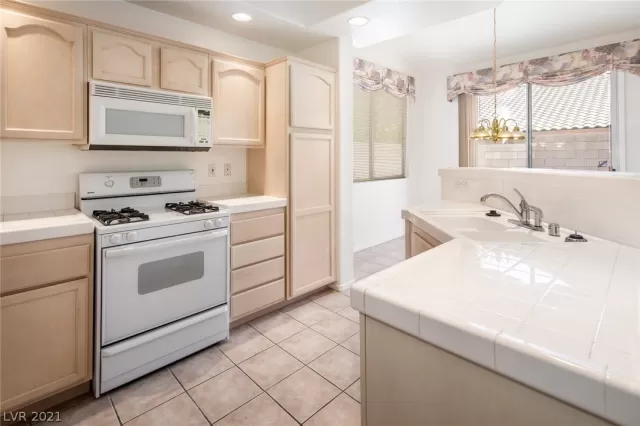 MLS: 2283855 Condo For Sale