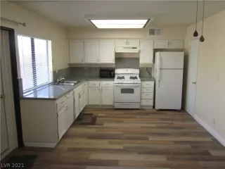 Photo #2: 2283867 Listing