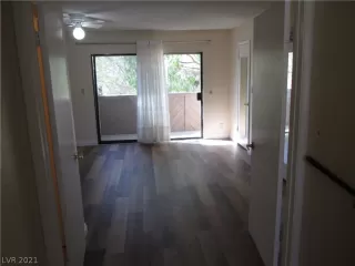 Photo #3: 2283867 Listing