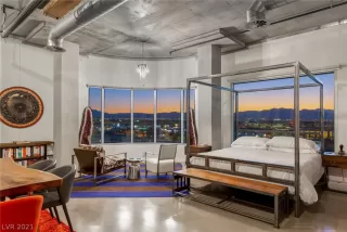 Photo #2: 2283882 Listing