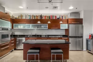 Photo #5: 2283882 Listing