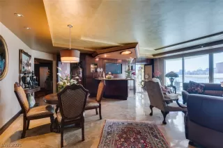 Photo #3: 2283900 Listing