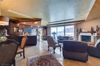 Photo #4: 2283900 Listing