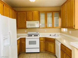 Photo #3: 2283904 Listing 