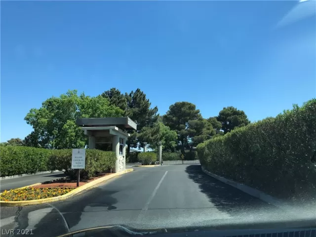 MLS: 2283946 Condo For Sale