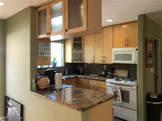 Photo #6: 2283946 Listing 