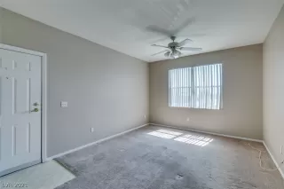 Photo #6: 2283953 Listing