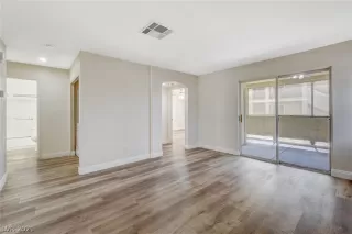 Photo #3: 2283983 Listing 