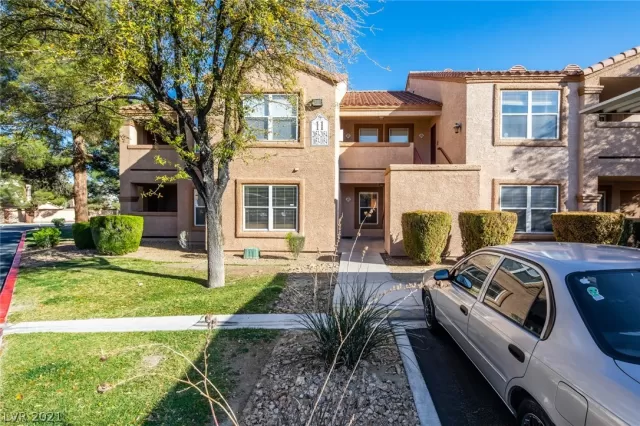 MLS: 2283999 Condo For Sale