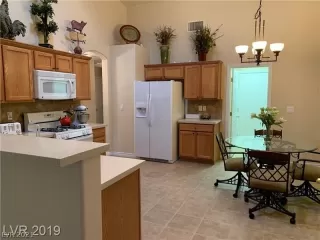 Photo #4: 2284008 Listing 