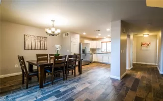 Photo #6: 2284031 Listing