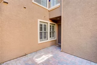 Photo #6: 2284034 Listing