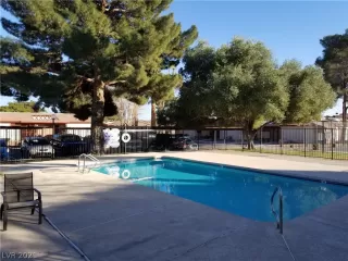 Photo #1: 2284064 Listing