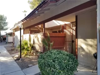 Photo #2: 2284064 Listing