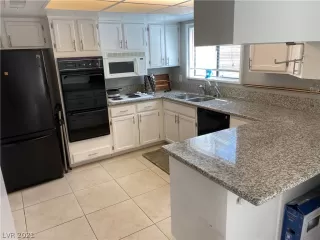 Photo #2: 2284074 Listing