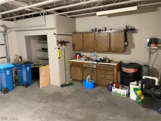 Photo #6: 2284074 Listing