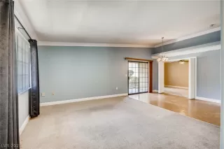 Photo #6: 2284087 Listing