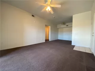 Photo #3: 2284107 Listing