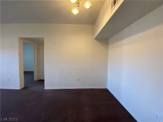 Photo #5: 2284107 Listing