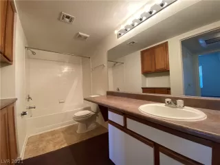 Photo #6: 2284107 Listing