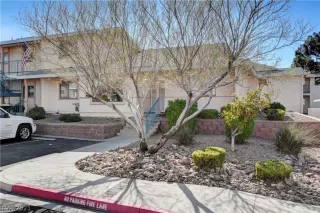 Photo #2: 2284113 Listing