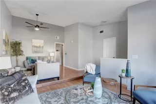 Photo #6: 2284113 Listing