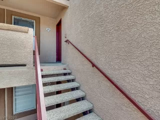 Photo #1: 2284128 Listing 