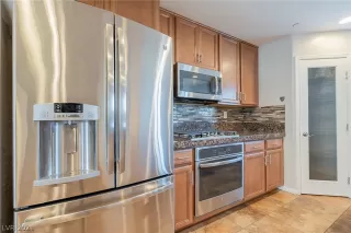 Photo #6: 2284137 Listing