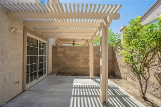 Photo #4: 2284141 Listing