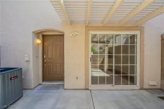 Photo #5: 2284141 Listing