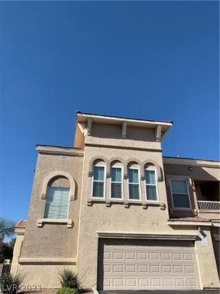 Photo #2: 2284148 Listing