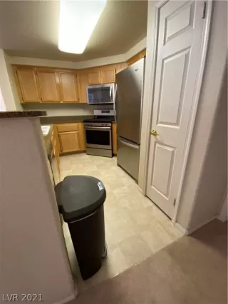 Photo #5: 2284148 Listing