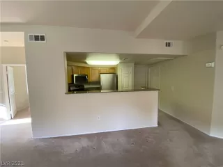 Photo #6: 2284148 Listing