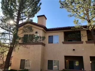 Photo #1: 2284166 Listing