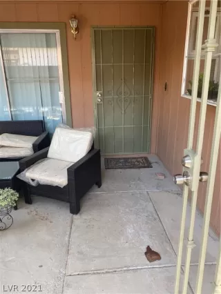 Photo #2: 2284177 Listing