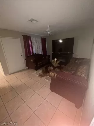 Photo #5: 2284177 Listing