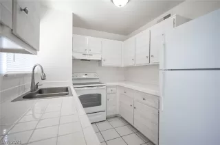 Photo #2: 2284181 Listing