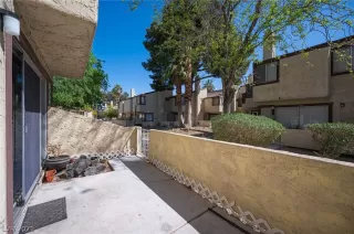 Photo #4: 2284181 Listing