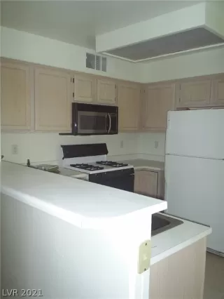 Photo #1: 2284189 Listing