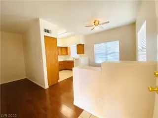 Photo #3: 2284201 Listing