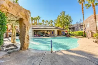 Photo #1: 2284246 Listing