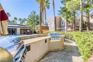 Photo #3: 2284246 Listing