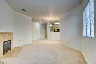 Photo #6: 2284246 Listing