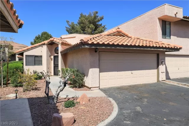 MLS: 2284262 Condo For Sale