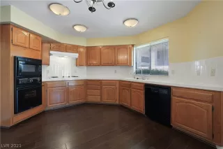 Photo #3: 2284262 Listing