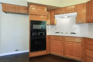 Photo #4: 2284262 Listing