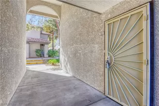 Photo #1: 2284293 Listing