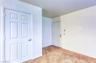 Photo #2: 2284293 Listing